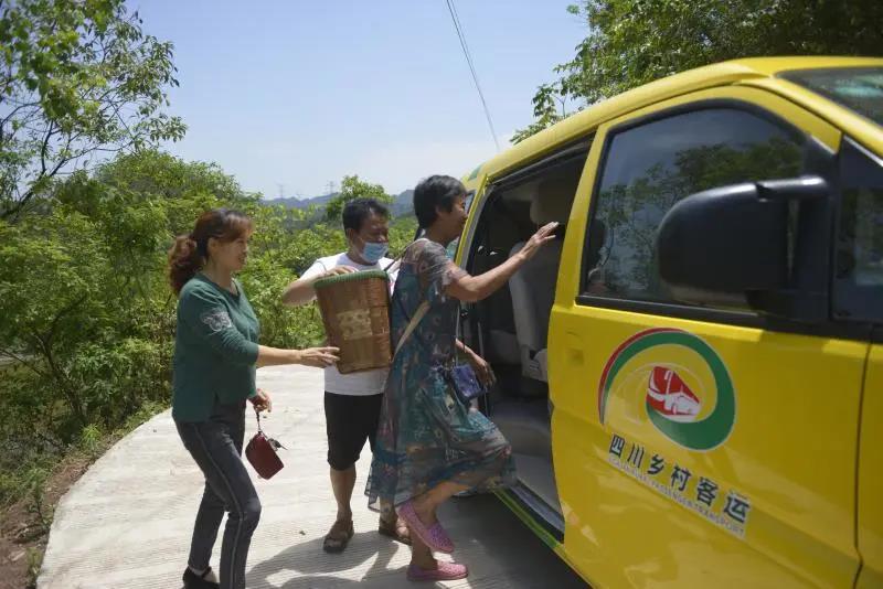 鄉村客運往返車接送，多地加強農村地區重點時段群眾出行服務保障